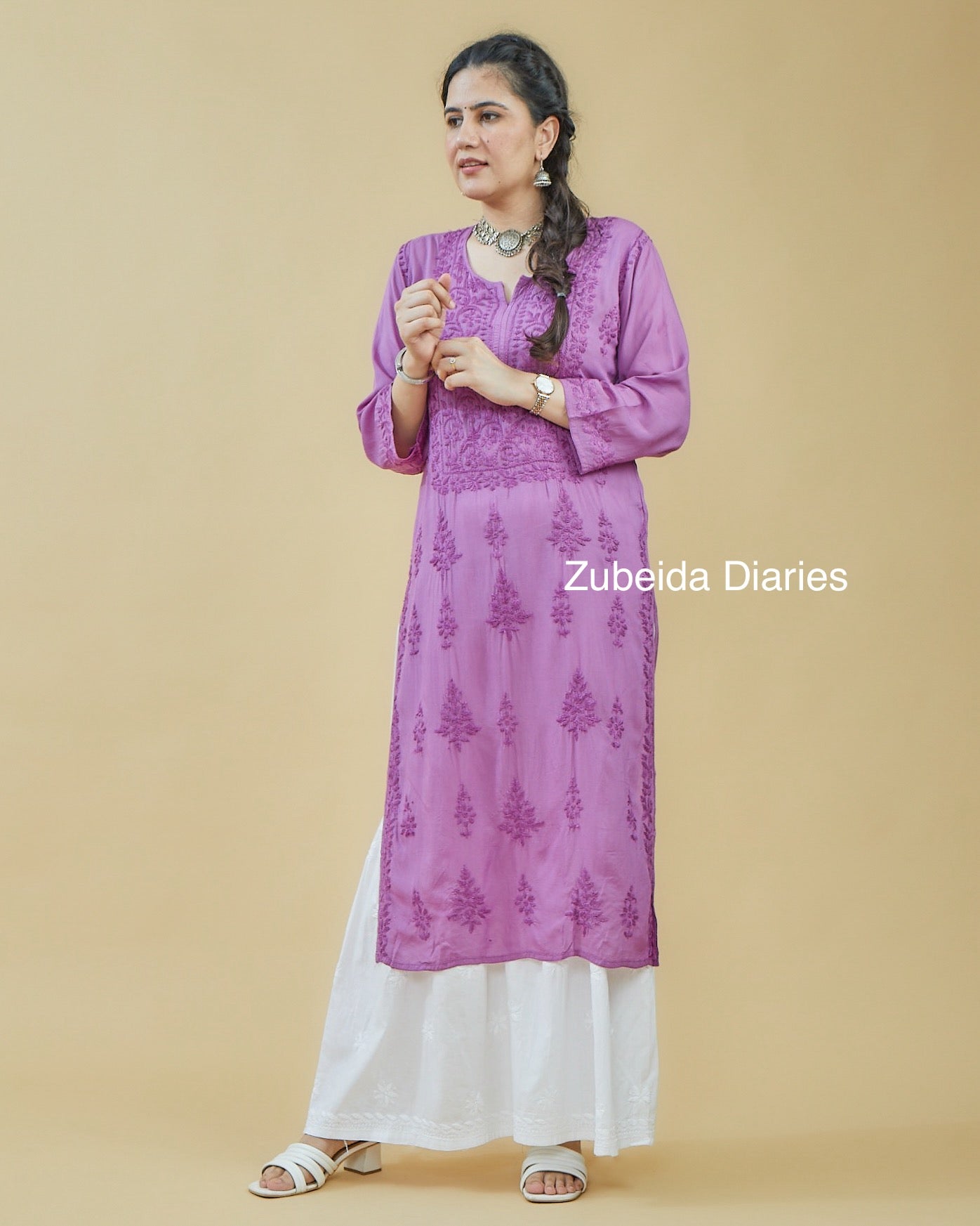 Monotone Modal Kurtas
