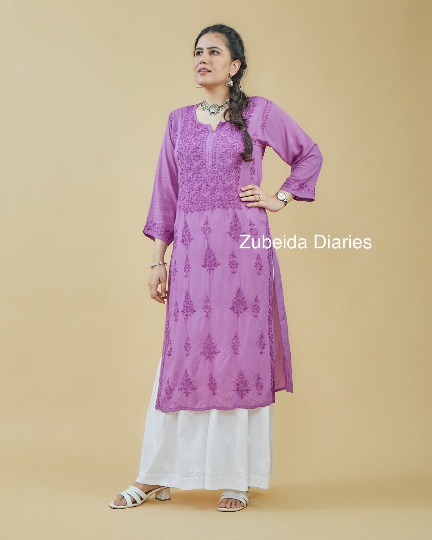 Monotone Modal Kurtas