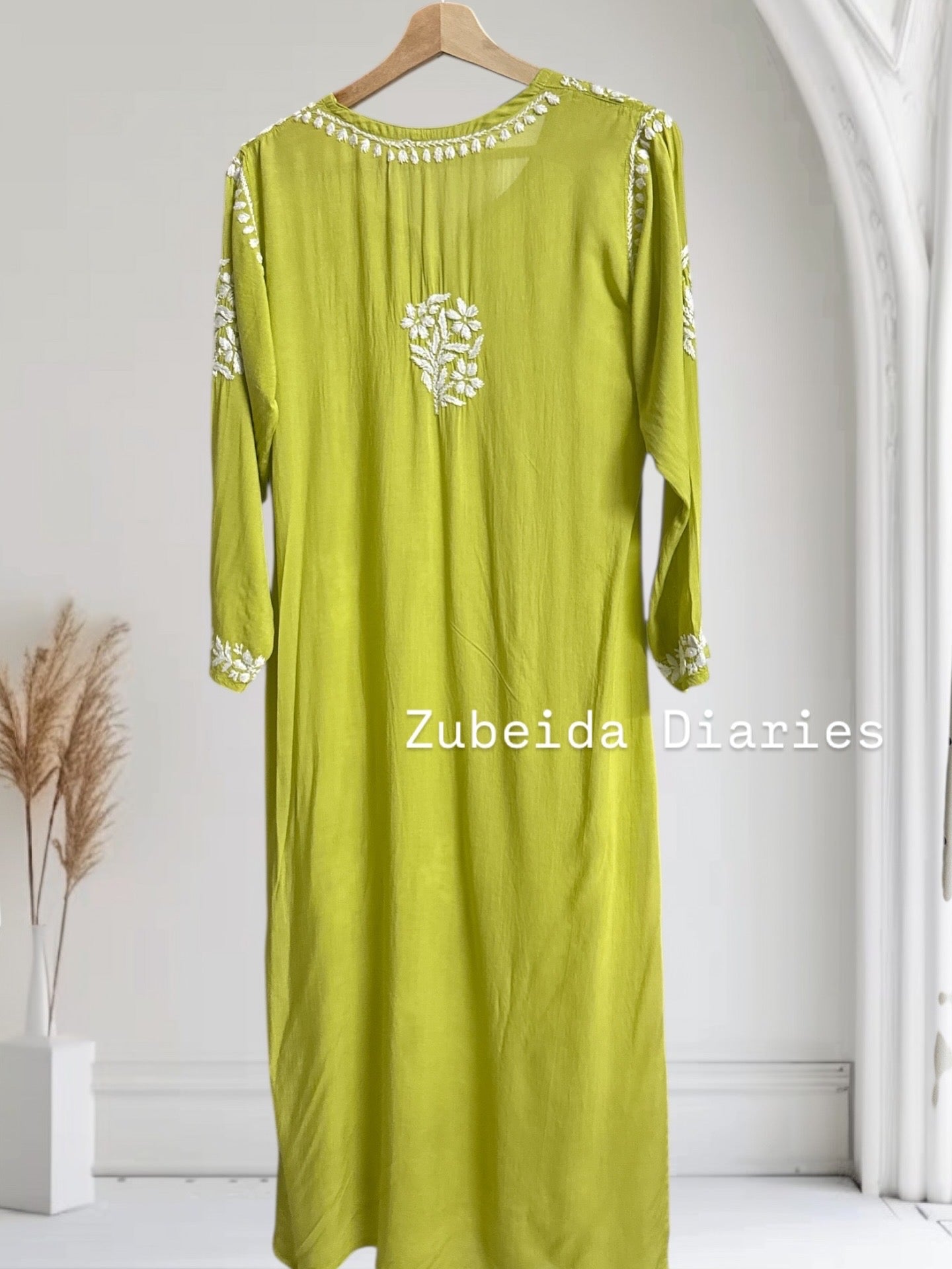 Nazakat Modal Kurta~Olive Green