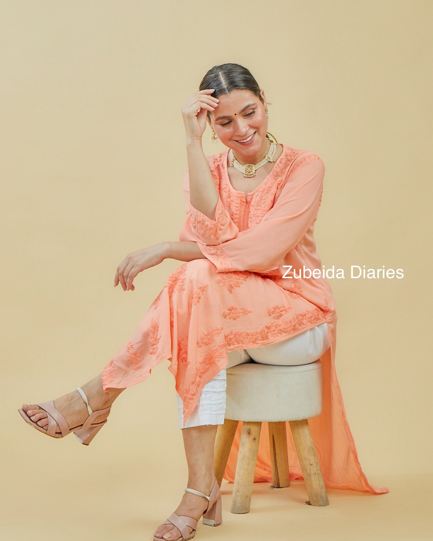 Monotone modal kurtas