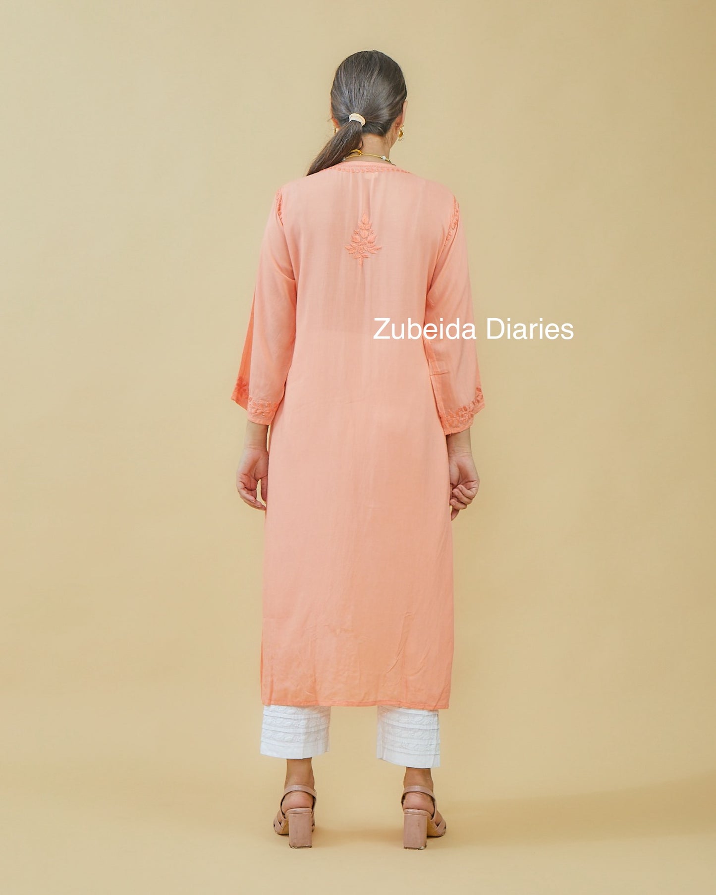 Monotone modal kurtas